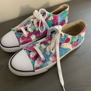 Like New Floral AirWalk Sneakers Size 9